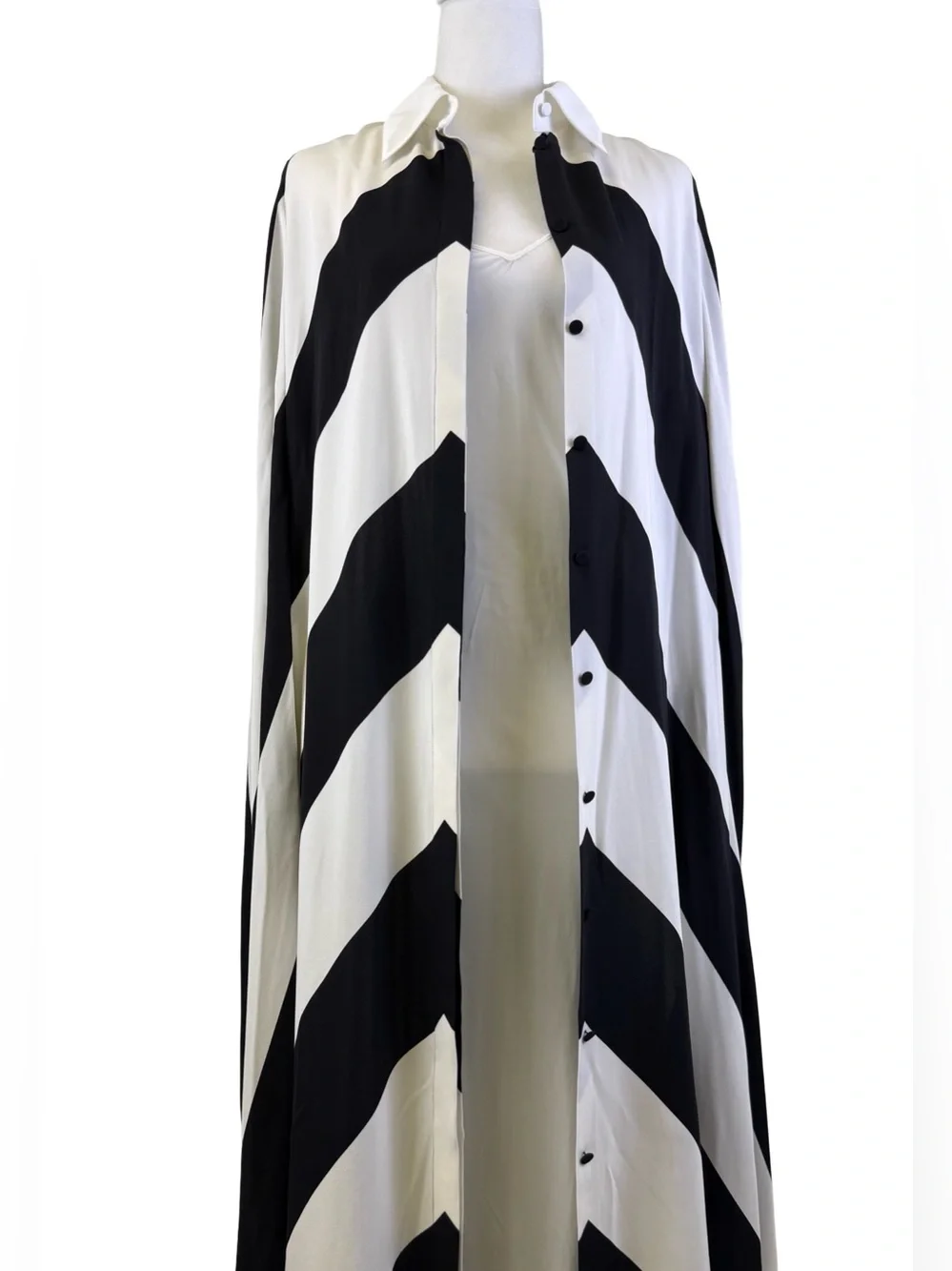VALENTINO CHEVRON SILK CAPE  DRESS IN BLACK AND WHITE - Picture 5 of 15